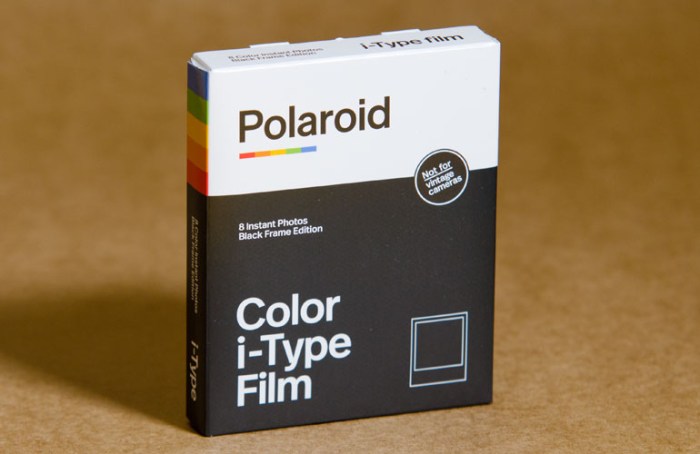 Polaroid-i-type-black-frame-8